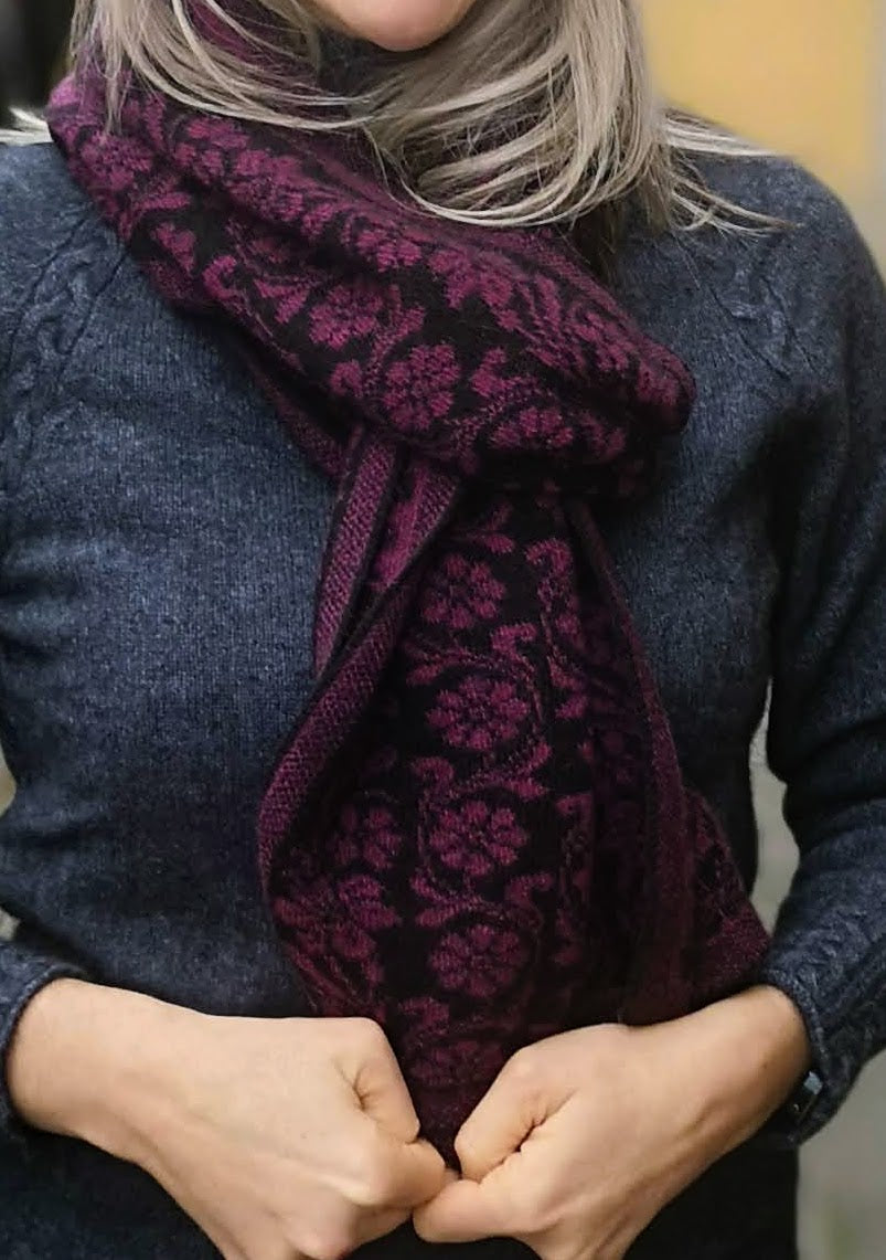 Noble Wilde Scarf Jacobean Schal Possum-Merino 2023